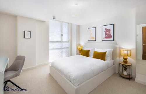 St Luke's Apartment | 5 Mins Walk to Moorgate, Tranquil City Retreat