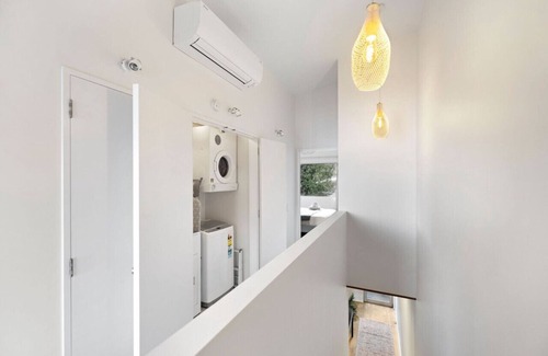 Fernhill House | 5 minute drive to Queenstown and parking.