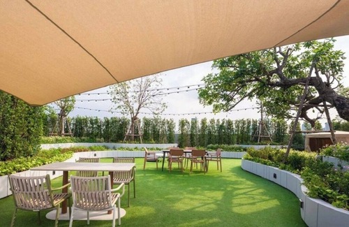 Lat Yao Condo | 5 minutes to Kasetsart University, 20 minutes to Siam Paragon.