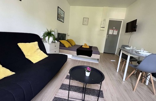 Chatellerault Apartment | 5-minute walk from TGV station