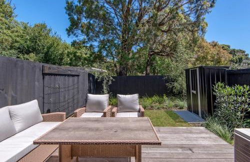 Addington Apartment | 5 Minute Walk to Arena & Stadium