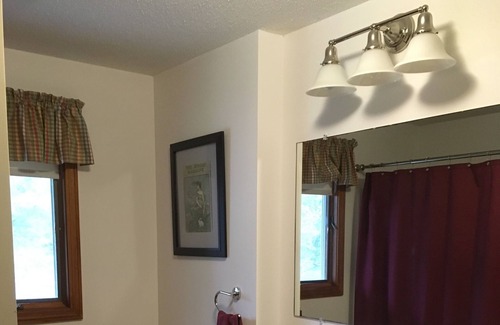 Truro House | 5-minute walk to beach, expansive views of Truro hills