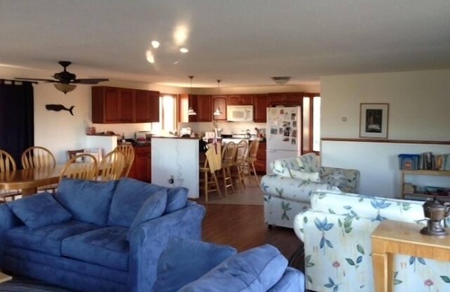 Truro House | 5-minute walk to beach, expansive views of Truro hills