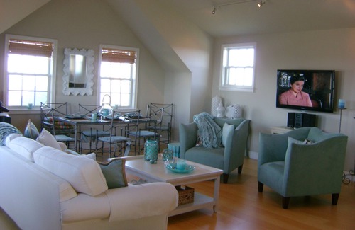 Madaket House | 5 Minute Walk to Beach, ...plus central A/C.