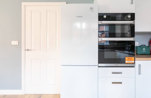Bicester House | 5-minute walk to Bicester Outlet Village