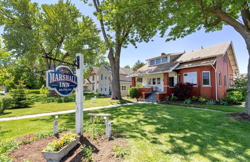 Port Clinton House | 5 minute walk to everything PC has to offer! Large families welcome! 4bd, 4 bath