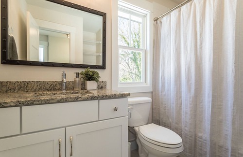 Durham Apartment | 5 Minute walk to Grocery & Grub, 1 mile away from Downtown & Duke University!