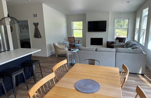 Jacksonport House | 5 minute walk to sand beach & restaurants, sleeps 8, 1.5 acres, in Jacksonport