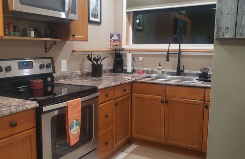 Wasilla House | 5 minute walk to Salmon Stream, centrally located for Alaskan Adventure!