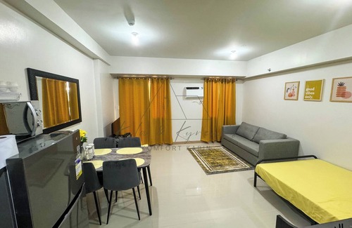 Iloilo Condo | 5-Minute Walk to SM City Iloilo Cozy Studio Condo w/Balcony in Iloilo City