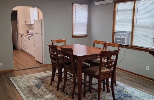 Pierre House | 5 minute walk to the Capitol State and surroundings!