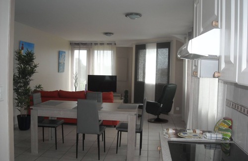 Port-Manech Apartment | 5-minute walk to the sea, apartment with terrace