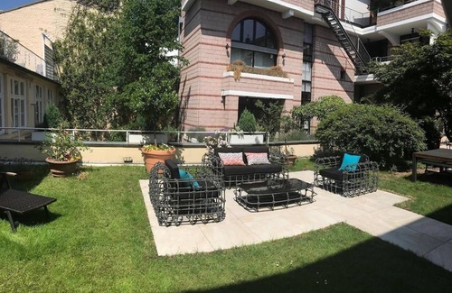 Dusseldorf Old Town Apartment | 5 Minuten von Kö, Altstadt und Rhein Kasamatten. Luxus Suite