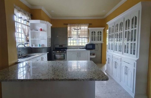 Georgetown Apartment | 5 Minutes Drive from the Guyana National Stadium 7 Min from a famous supermart