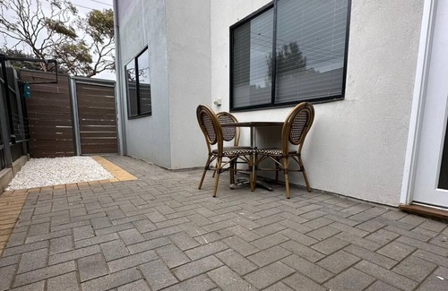 Christies Beach House | 5 minutes from the beach. nFamily sized with full kitchen and facilities