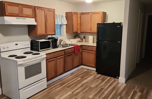 Mineral Wells House | 5 Minutes from Downtown! Cheerful Four Bedroom Home