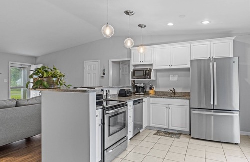 Cape Carteret House | 5 minutes from Emerald Isle Beach!