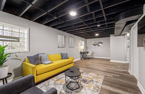Forestview House | 5 minutes from Midway Int'l Airport Single Family Home.