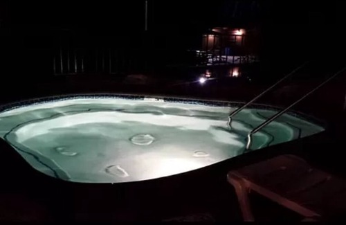 Valencia Condo | 5 Minutes from Six Flags & 30 minutes from Los Angeles