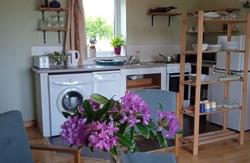 Roundstone Cottage | 5 minutes from the beach quiet house with every room opening onto the garden