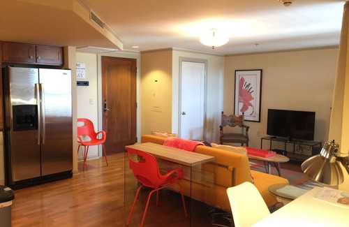 Central Oklahoma City Apartment | 5 minutes from Zoo, Museums, conventions Thunder basketball in Midtown Landmark