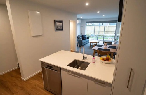 Linwood Apartment | 5 minutes to CBD , Parking, Kid and Pet Friendly