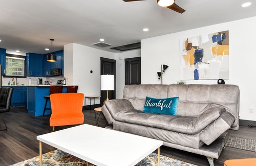 Welcome House | 5 Minutes to Downtown + Pet Friendly + King Bed!