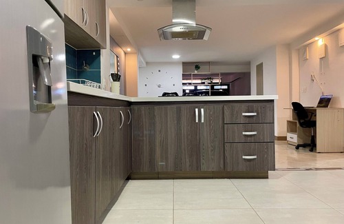 Guayabal Apartment | 5 minutes to Poblado /Free parking /Wifi 300MB