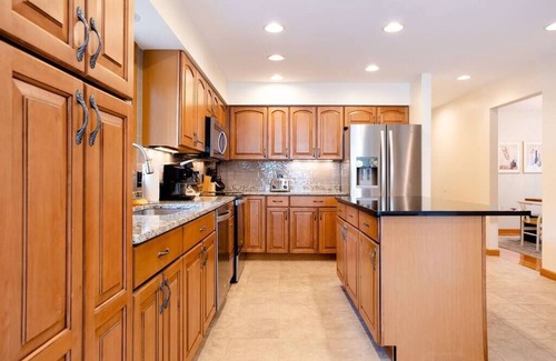 Gansevoort House | 5 Minutes to Saratoga spacious 5 bedroom home