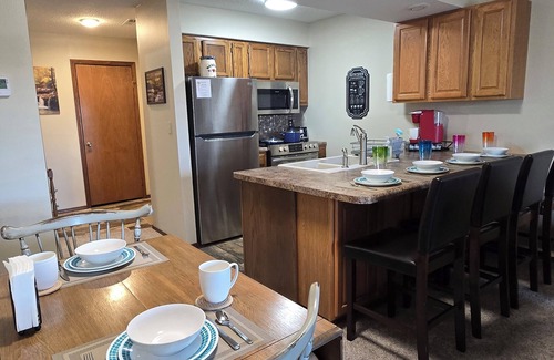 Branson West Condo | 5 Minutes to Siver Dollar City. This Family Friendly Condo is perfect for 6