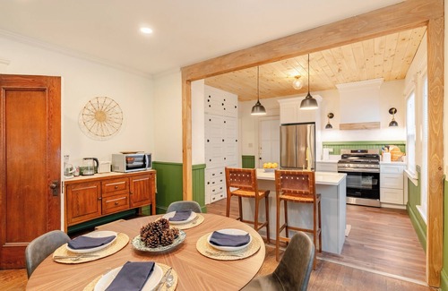 Eastside House | 5 Minutes to SU, Renovated, Sleeps 6, in popular Westcott, steps to restaurants