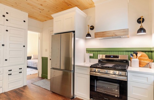 Eastside House | 5 Minutes to SU, Renovated, Sleeps 6, in popular Westcott, steps to restaurants