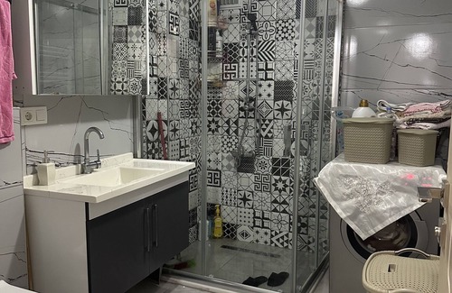 Yalova Apartment | 5 Minutes to the City Center Park! Family Apartment With Balcony and Large Rooms