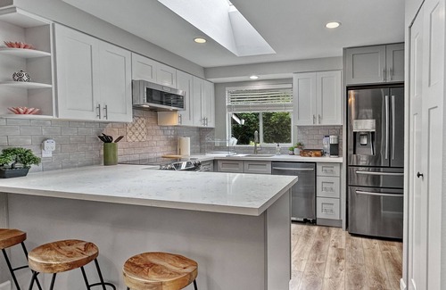 West Ridge House | 5 minutes to the Woodinville Wine district & Totem lake Village , 2 Queen Beds