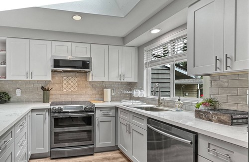 West Ridge House | 5 minutes to the Woodinville Wine district & Totem lake Village , 2 Queen Beds