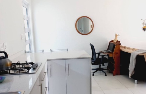 Trawal Apartment | 5 minutes to world famous beach, 1GB Wi-fi, Solar, centrally located