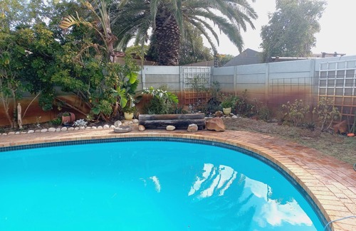 Trawal Apartment | 5 minutes to world famous beach, 1GB Wi-fi, Solar, centrally located