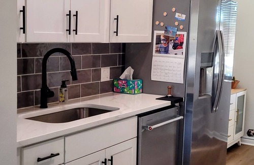 The Meadows Condo | 5 minutes walk to the golf club. Newly renovated, non-smoking, 2nd floor condo.