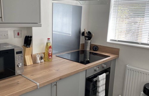 Rushmoor District House | 5 nights 20% Discount Offer/Business Stays