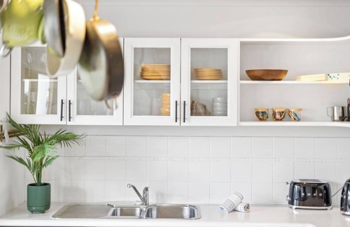 North Fremantle House | 5 North Freo 2BR Supercool Stunning Pad+Parking