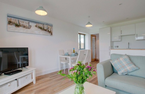 Bolberry House | 5 Ocean Reach - Two Bedroom House, Sleeps 4