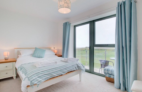 Bolberry House | 5 Ocean Reach - Two Bedroom House, Sleeps 4