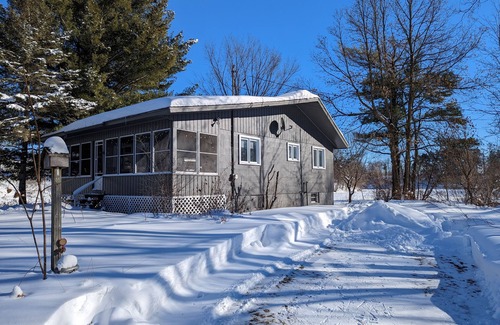 Saint-Liguori Cabin | 5- Olivier : Charming modern cottage by a river