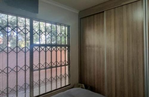 Vanderbijlpark Apartment | 5 on Ash