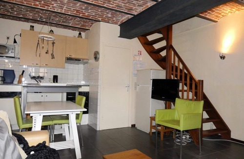 Richelle House | 5-person apartment at the old farm Cour D'Aix