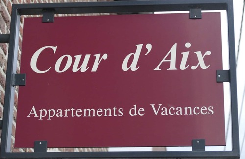 Richelle House | 5-person apartment at the old farm Cour D'Aix