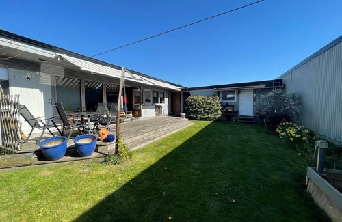 Vastra Frolunda House | 5 person holiday home in VÄSTRA FRÖLUNDA