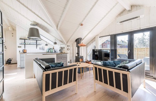 Jegum House | 5 person holiday home in Oksbøl