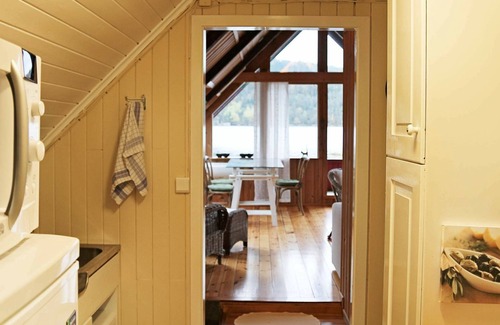 Osteroy Apartment | 5 person holiday home in LONEVÅG