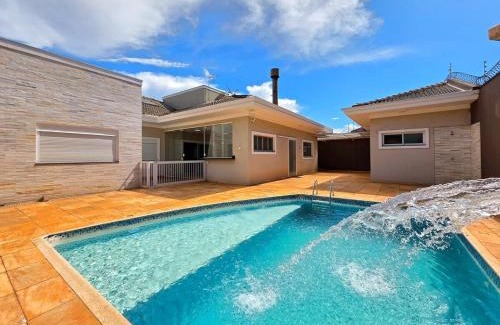 Regiao Norte House | 5 Quartos 4 Banheiros, na Vila A, a 5 min Paraguai